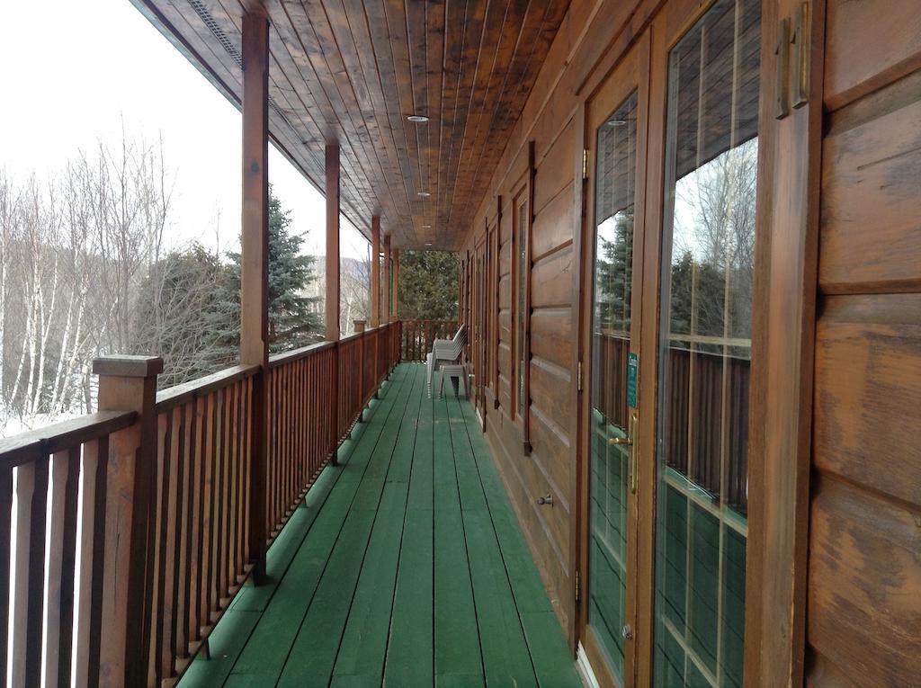 Aux Berges Du St-Maurice Hotel Saint-Jean-des Piles Zewnętrze zdjęcie