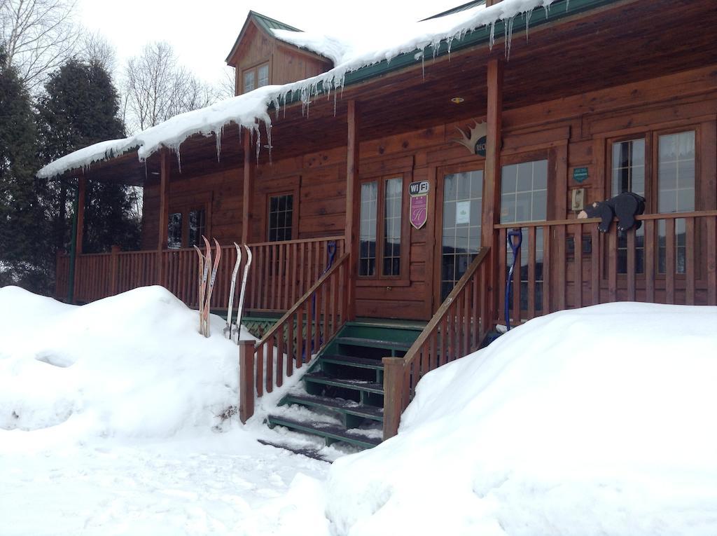 Aux Berges Du St-Maurice Hotel Saint-Jean-des Piles Zewnętrze zdjęcie